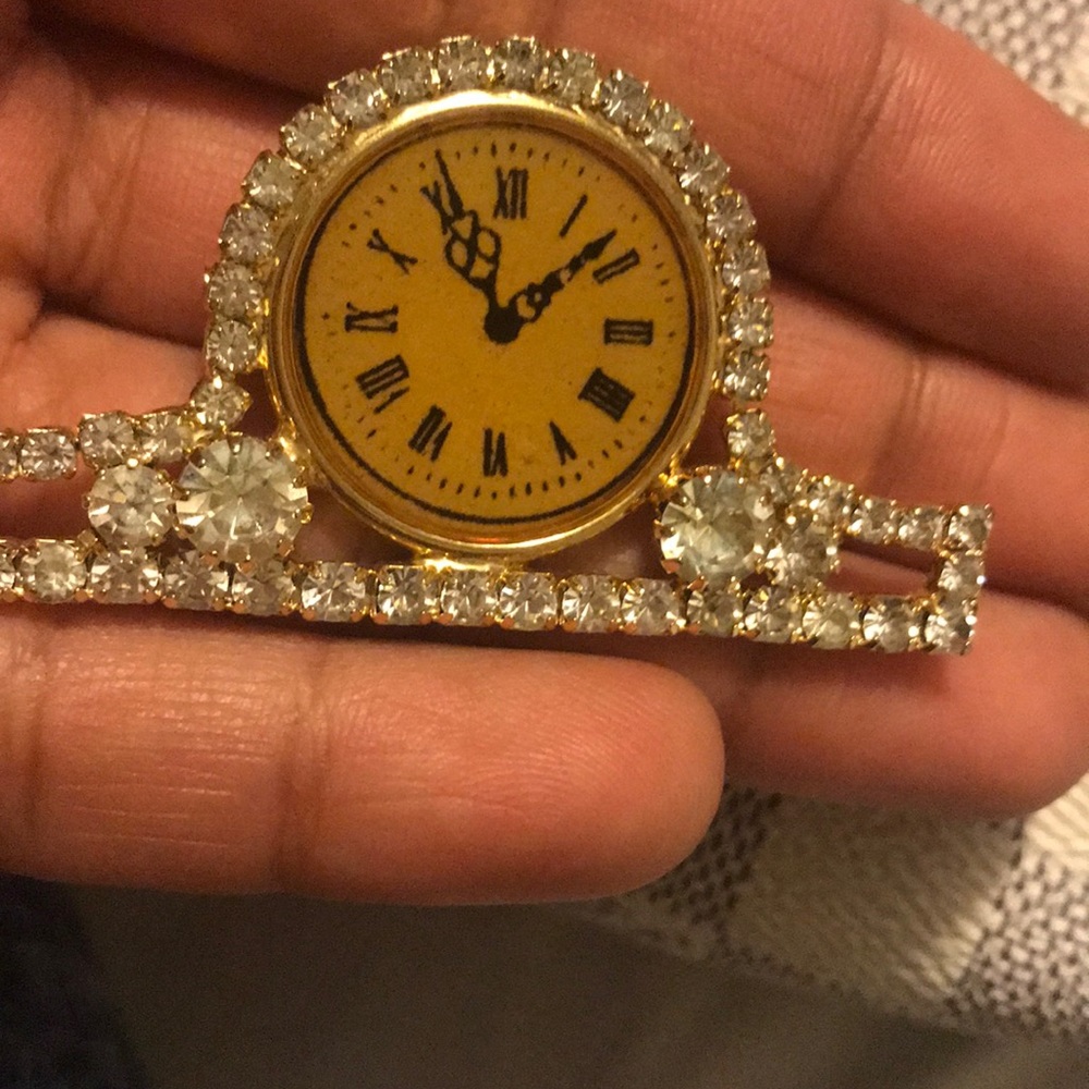 Brooche - Picture 2 of 4